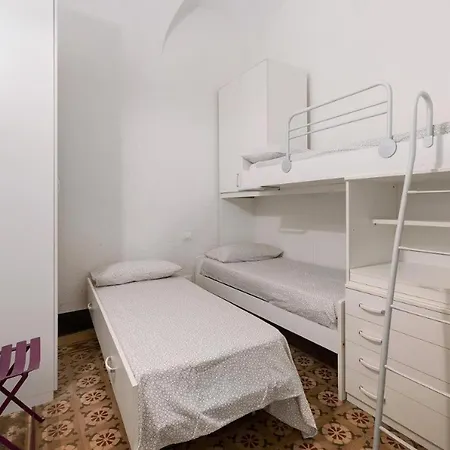 Serenella A Due Passi Dal Mare Posizione Centralissima, Spiagge E Sentieri A Portata Di Mano *